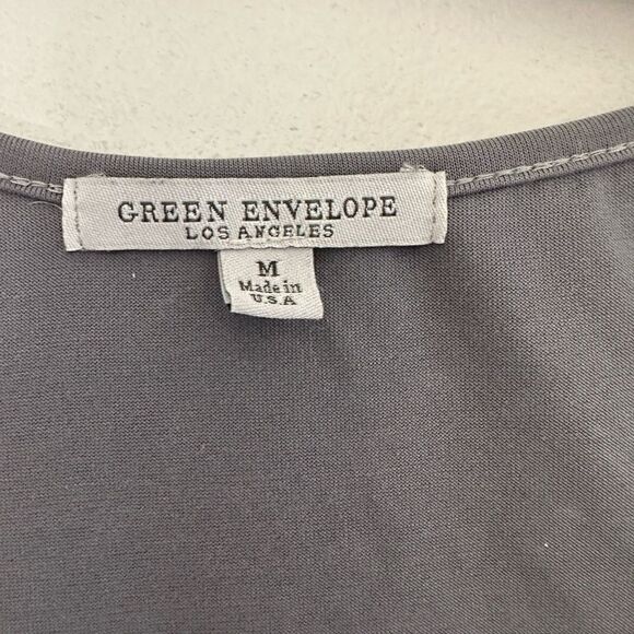 Green Zip tank blouse - Picture 2 of 3